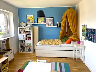 Kinderzimmer mit Himmelbett